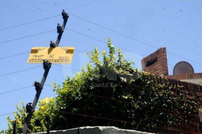 Los vecinos de la ciudad de Santa Fe instalan cercos el�ctricos para evitar robos