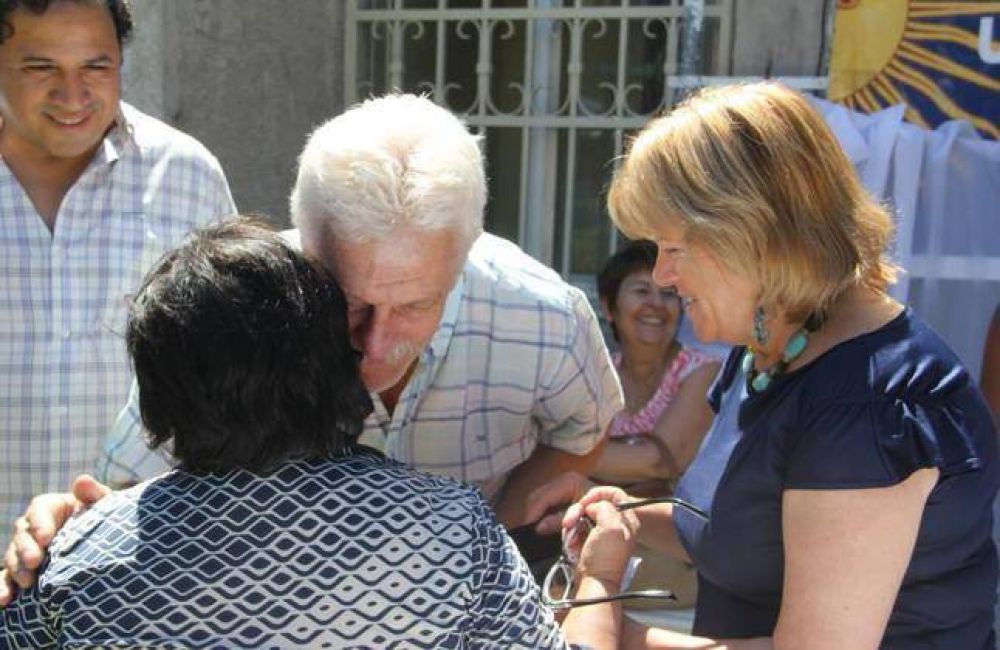 Entregaron anteojos del programa Equidad Sanitaria Territorial
