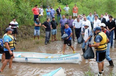 Asisten a damnificados por el temporal
