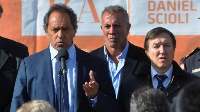 Scioli visita Bah�a para inaugurar el ciclo en la Escuela de Polic�as