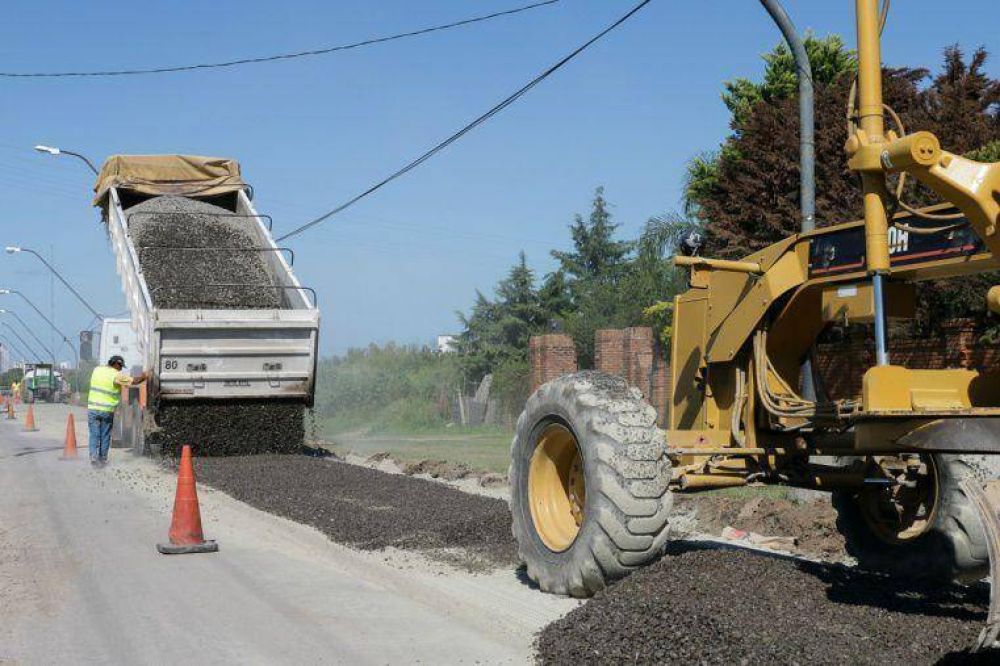 La obra de pavimentaci�n del acceso al barrio Alto Verde, ya est� en marcha