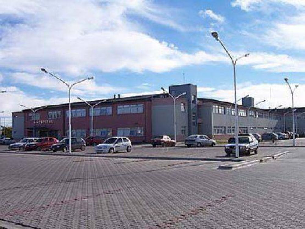 Enfermeros se re�nen y reclaman por falta de personal, no descartan medidas de fuerza