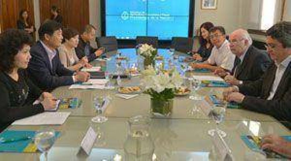 Llega a San Juan una misi�n china con inter�s en la producci�n agr�cola