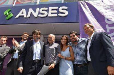 Se inaugur� la primera delegaci�n de la ANSES en Bernal