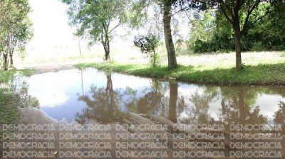 Calles con agua estancada causan olores nauseabundos y problemas en los barrios