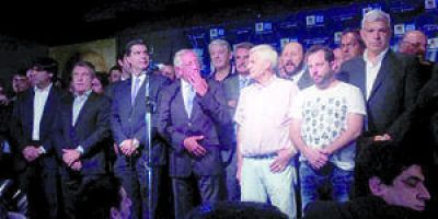 El peronismo carg� contra medios y acusaron a jueces de �golpistas�