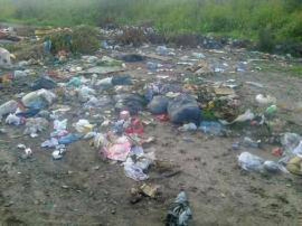 Con un basural a cielo abierto Tucum�n recibe a los turistas