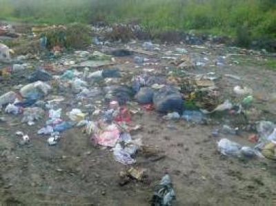 Con un basural a cielo abierto Tucum�n recibe a los turistas