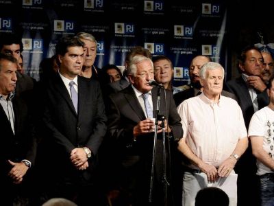 Fellner convoc� a la defensa de la democracia