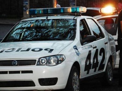 Dos polic�as y un inspector de tr�nsito atacados a balazos