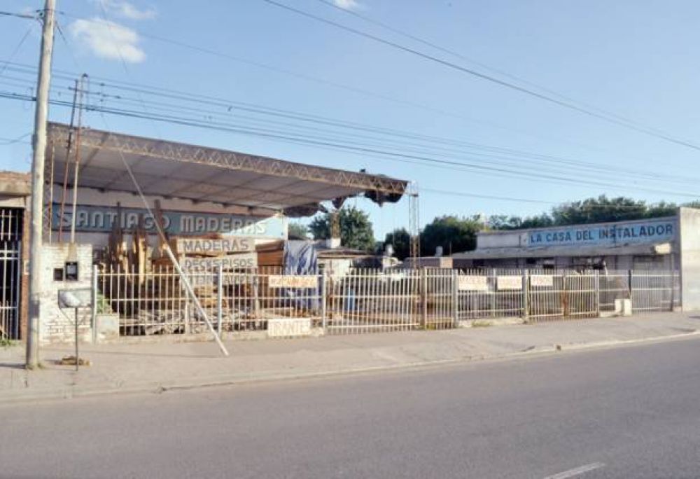 Amenazan con armas a due�o de comercio en asalto y se llevan dinero en efectivo