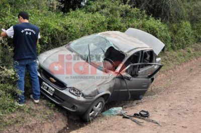 Ruta 34: Un espectacular vuelco dej� a varias personas en el hospital