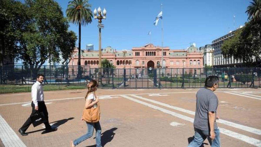 Plaza de Mayo: las vallas llevan 13 a�os y cada vez refuerzan m�s la seguridad