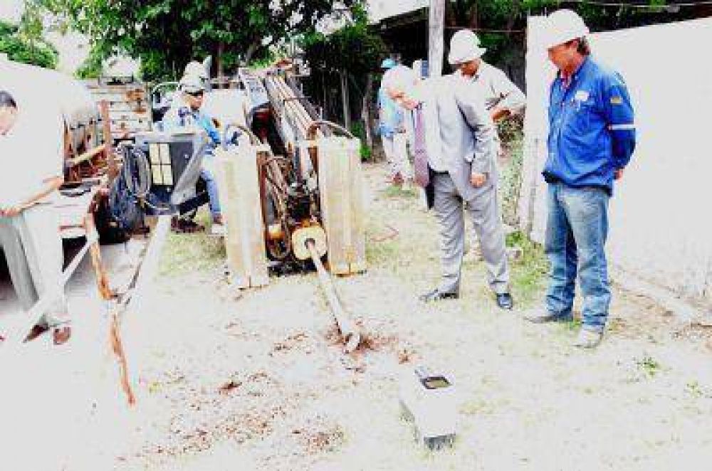 B JUAN F. IBARRA: El Intendente de la Capital visit el inicio de la 1 etapa de la obra de gas domiciliario
