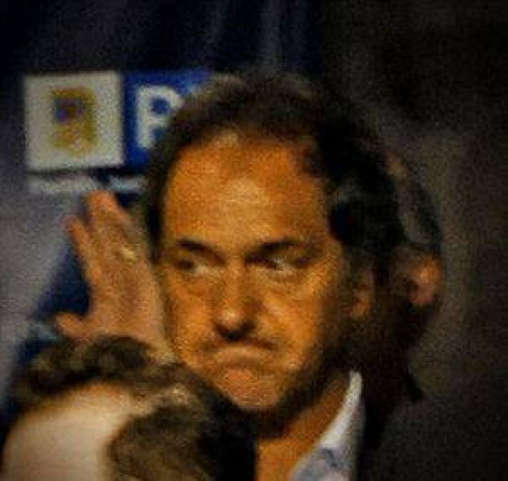 Scioli llam� a repensar los servicios de espionaje