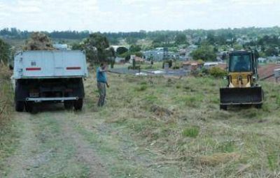 Espacios Verdes P�blicos lleva adelante tareas de reacondicionamiento detr�s del Calvario