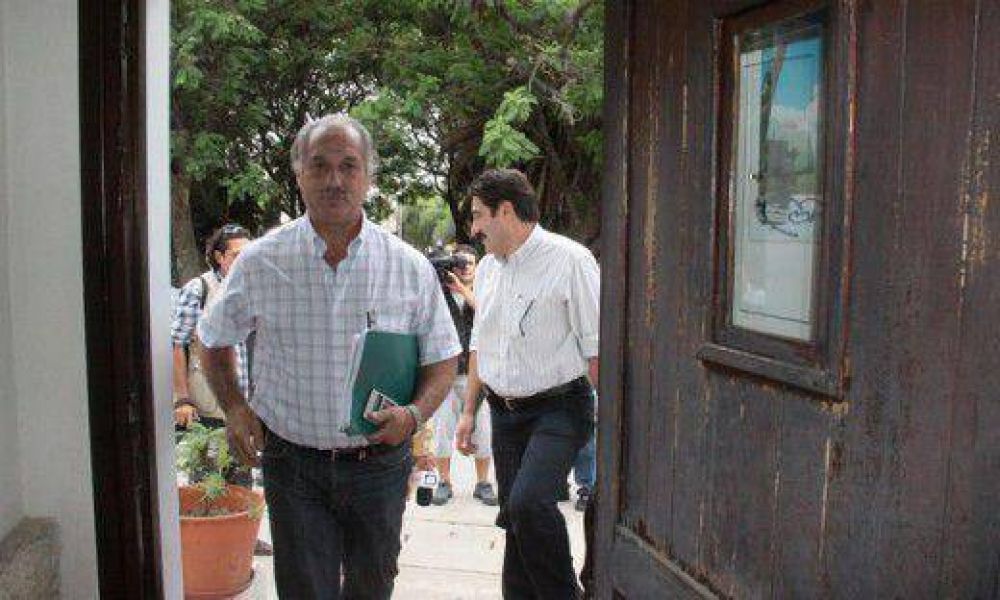�Esperamos que cumplan con la promesa de tener los docentes mejores pagos del pa�s�.