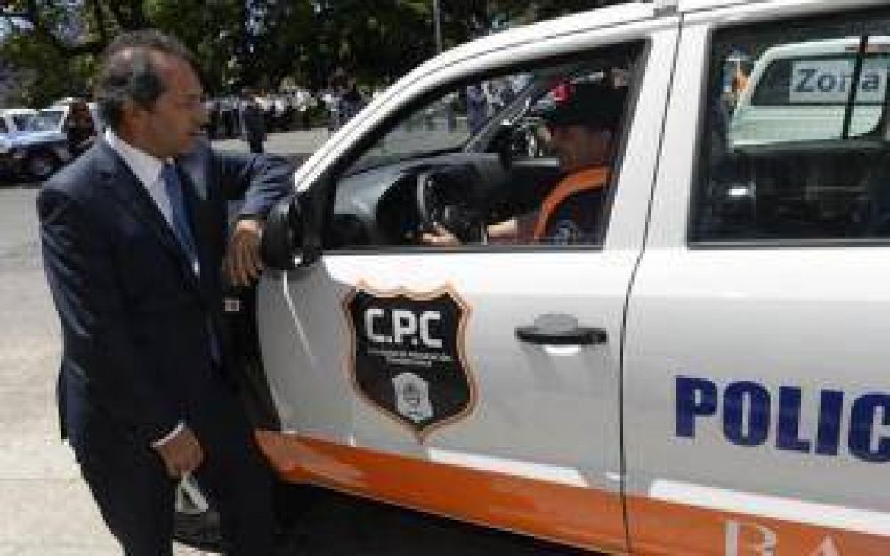 Scioli pas� por Bah�a y le apunt� a la ex SIDE: �Evidentemente hay que repensar las estructuras
