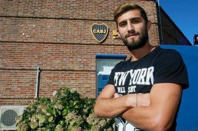 Gino Peruzzi firm� su contrato con Boca: 