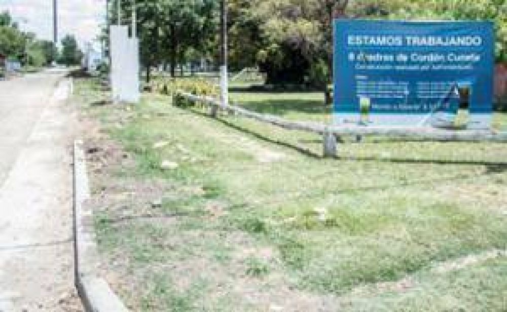 Avanzan los trabajos de cord�n cuneta en Cachar� 