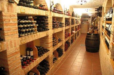Los productores a�n esperan respuestas por exceso de vinos
