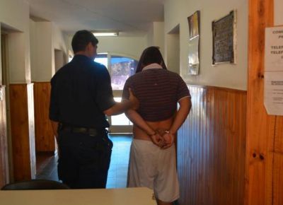 C�rcel para el joven que asalt� a dos agentes penitenciarias