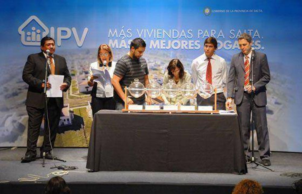 El IPV realiz� el sorteo de 256 viviendas
