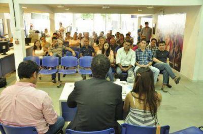 Firman convenio con RED Com.Pr.Ar, junto comerciantes de Luj�n