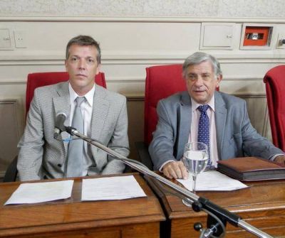 �El secretario Rodr�guez deber�a renunciar por todas las anomal�as del Proyecto que le esconden a la Intendente�