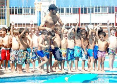  VISITAMOS LOS DOS CLUBES N�UTICOS EN LAS COLONIAS DE VERANO