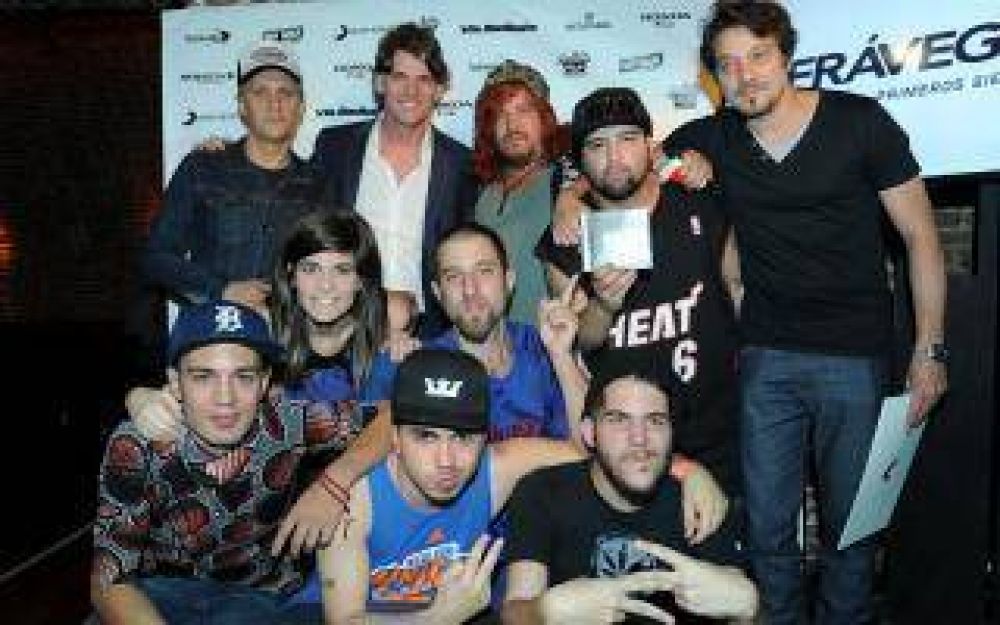 Las Pelotas, Cielo Razzo y Zul� en Cochic�