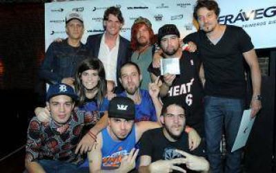 Las Pelotas, Cielo Razzo y Zul� en Cochic�