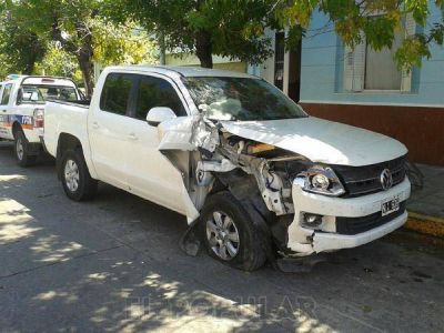 Roban una camioneta y chocan en el escape