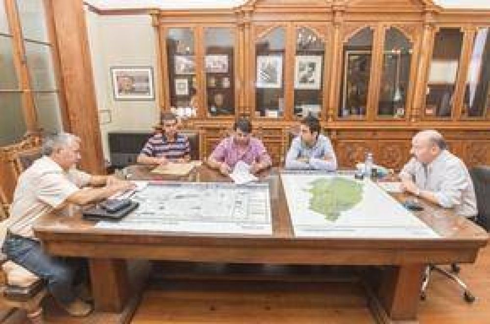 Apertura de sobres para la obra de restauraci�n de la fachada del edificio municipal
