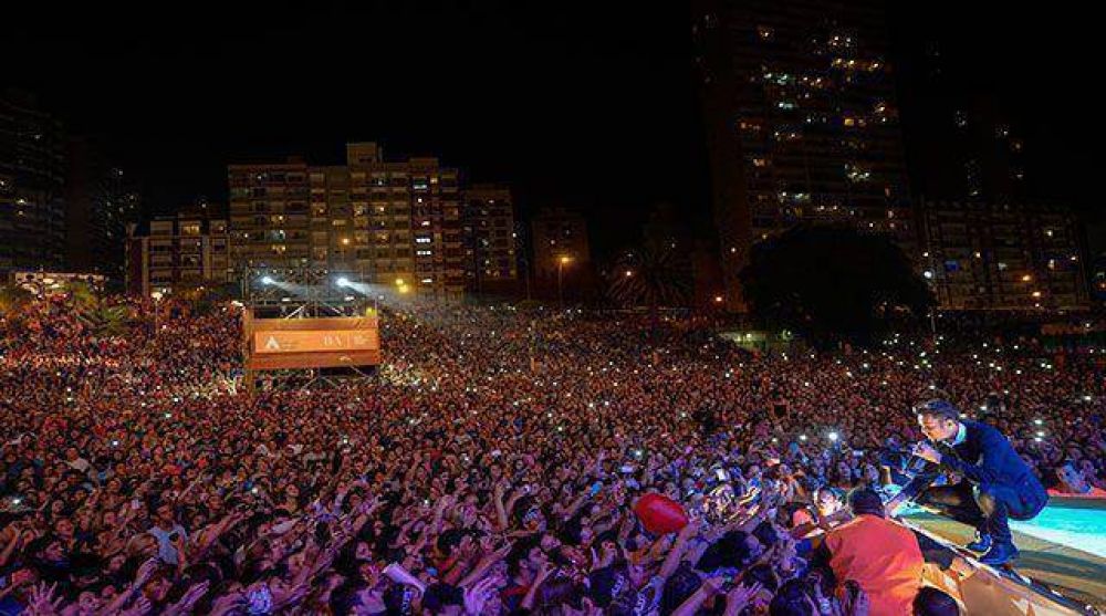 150 mil personas disfrutaron del show gratuito de Axel