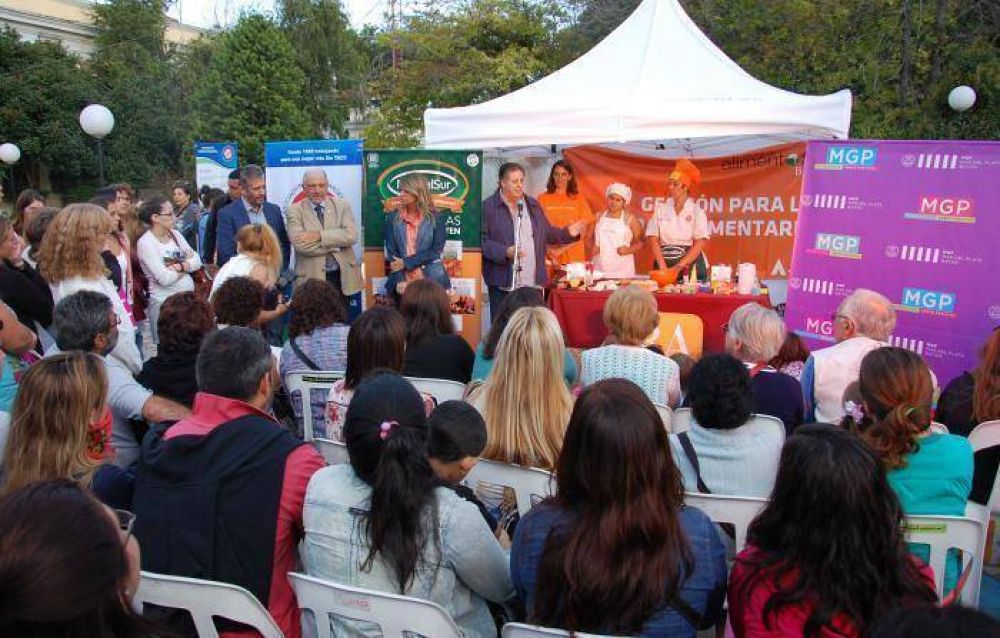 Ense�an a cocinar sin TACC a cel�acos