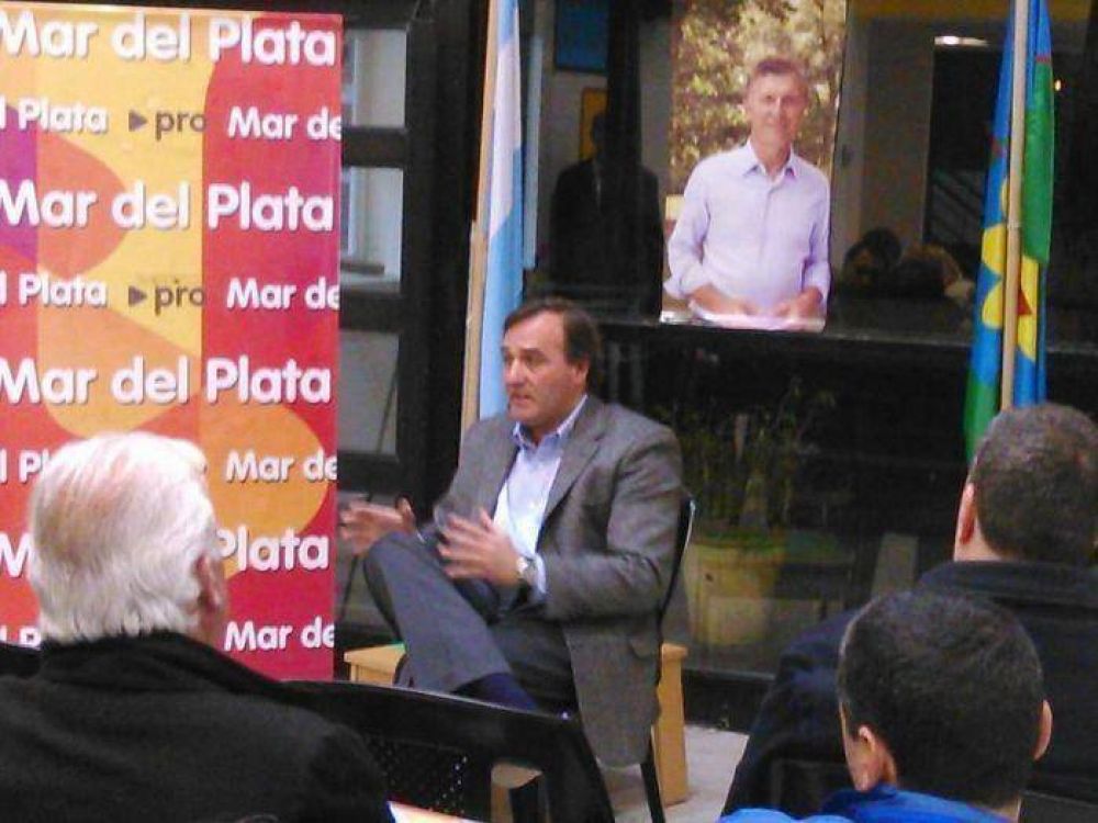 Aicega se prueba las pilchas de pre candidato a Intendente por el Pro 