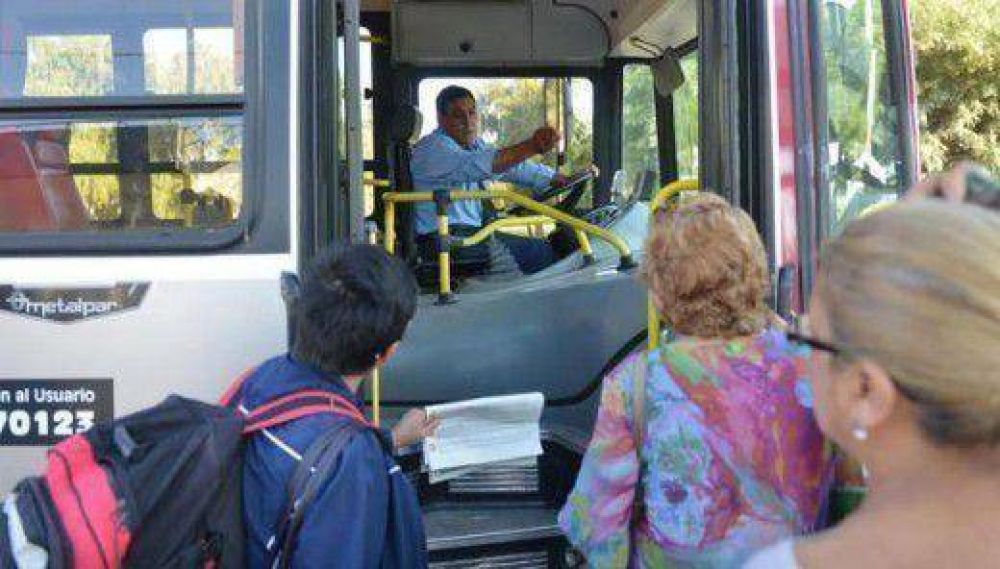 Fetap habla de un posible aumento del boleto en el transporte