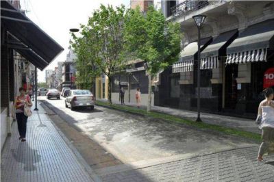 Comenzaron los trabajos para la remodelaci�n de calle Hip�lito Yrigoyen
