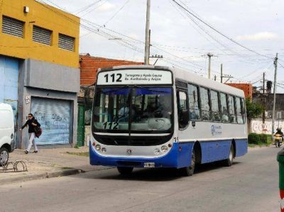 Dos hombres asaltaron al chofer de un �mnibus del transporte urbano en la zona sudoeste de Rosario