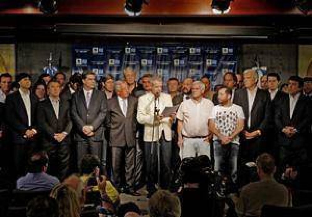 Buscan despegar a Scioli del acto del PJ