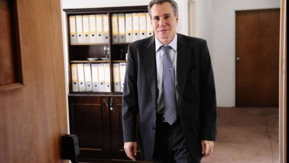 El arma se habr�a disparado a m�s de 15 cm de la cabeza
