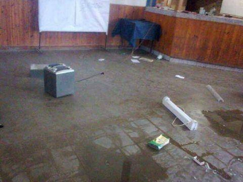 Robo y vandalismo en el Club �Brisas del Paran�