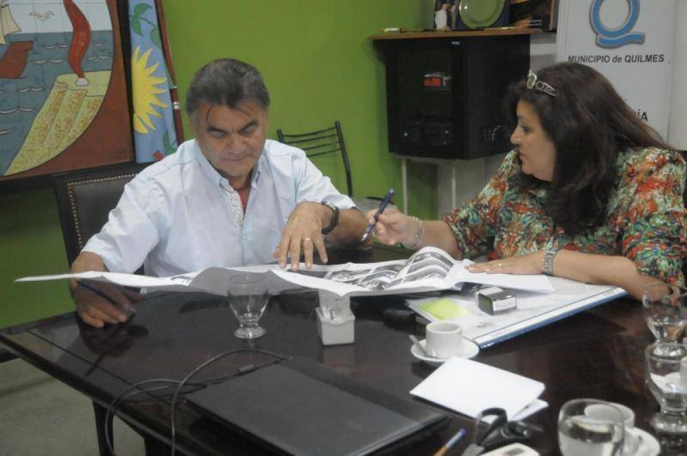 Quilmes: Guti�rrez encabez� la licitaci�n de la segunda etapa de construcci�n del Microestadio �N�stor Kirchner�