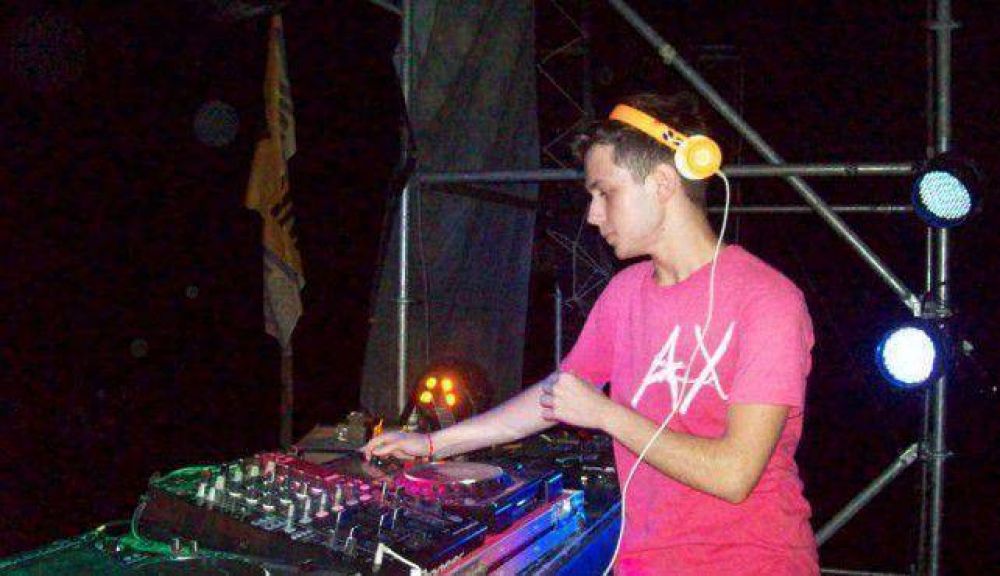 Mariano Santos se present� en Claromec�