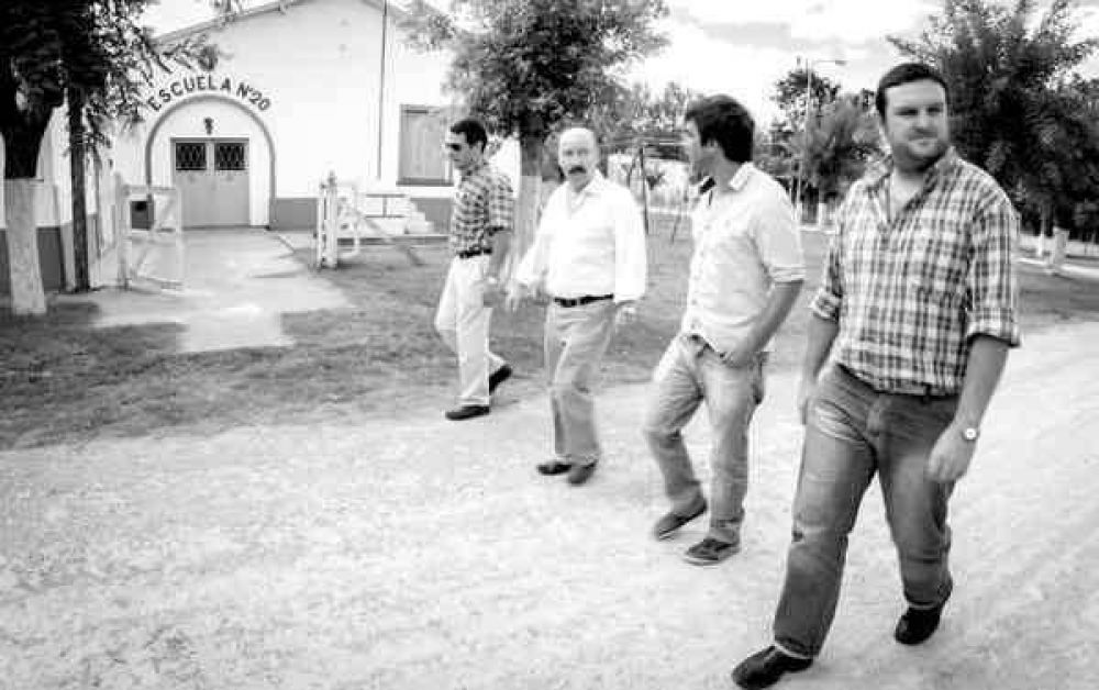 EL INTENDENTE VISIT� 16 DE JULIO