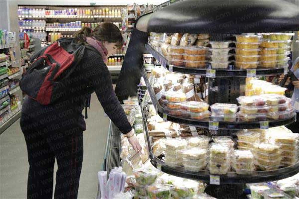 En los supermercados platenses, llenar el chango aument� casi 11% en seis meses    