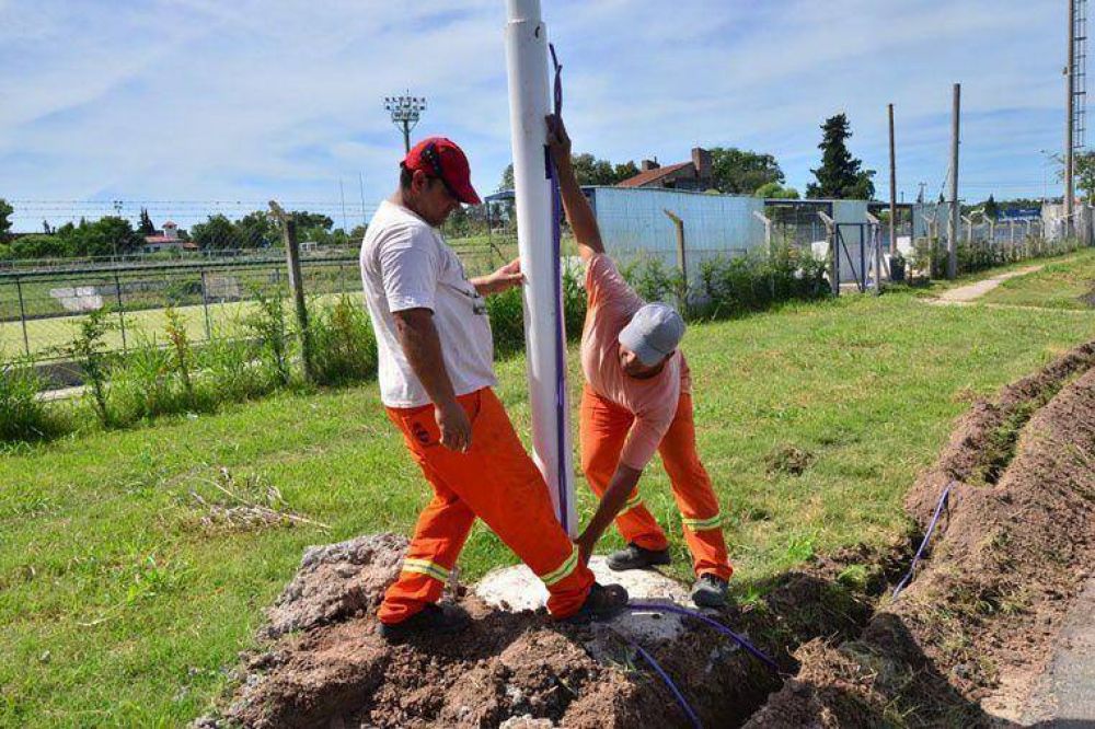 Mejoran alumbrado en la zona de Toma Nueva