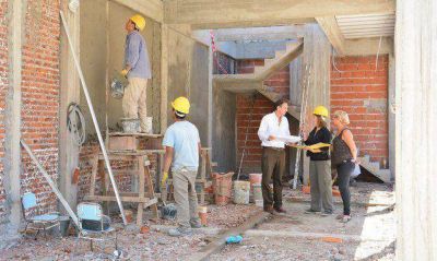 Katopodis visit� las obras de ampliaci�n del Centro de Desarrollo Infantil Tren Blanco