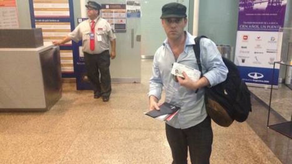 Cobos quiere que autoridades de Aerol�neas den explicaciones por el escrache al periodista